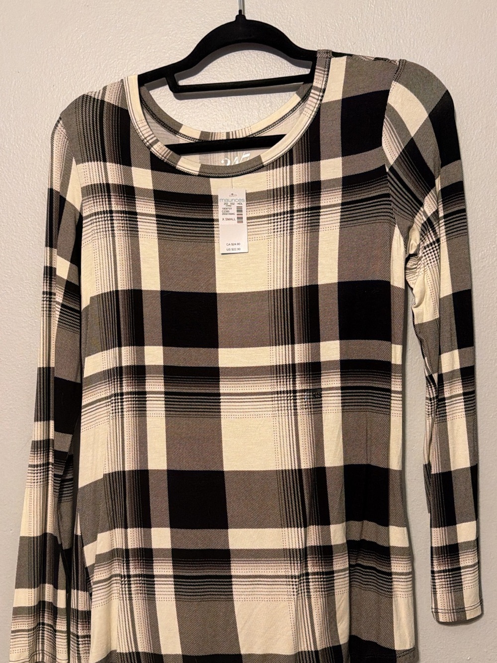 Plaid Long-Sleeve Scoop Neck Top - Black & Cream
